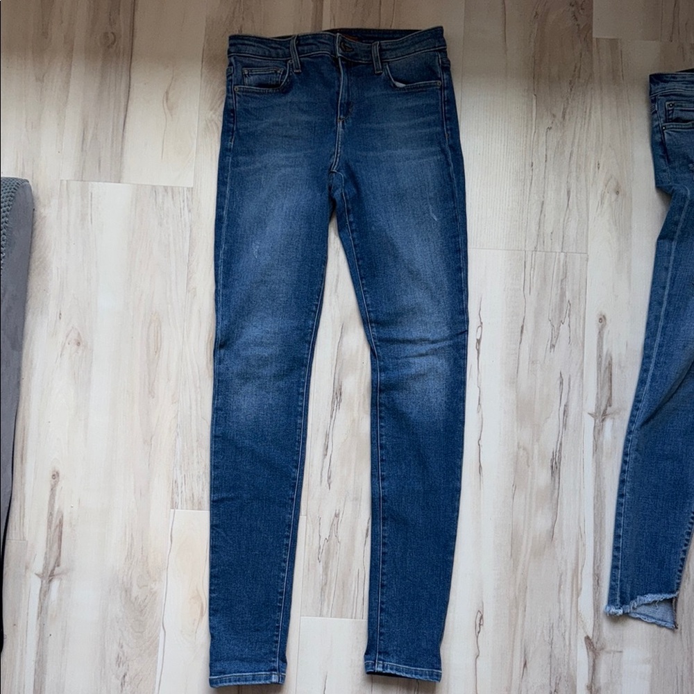 Joe’s “the Twiggy” Denim Skinny Jeans